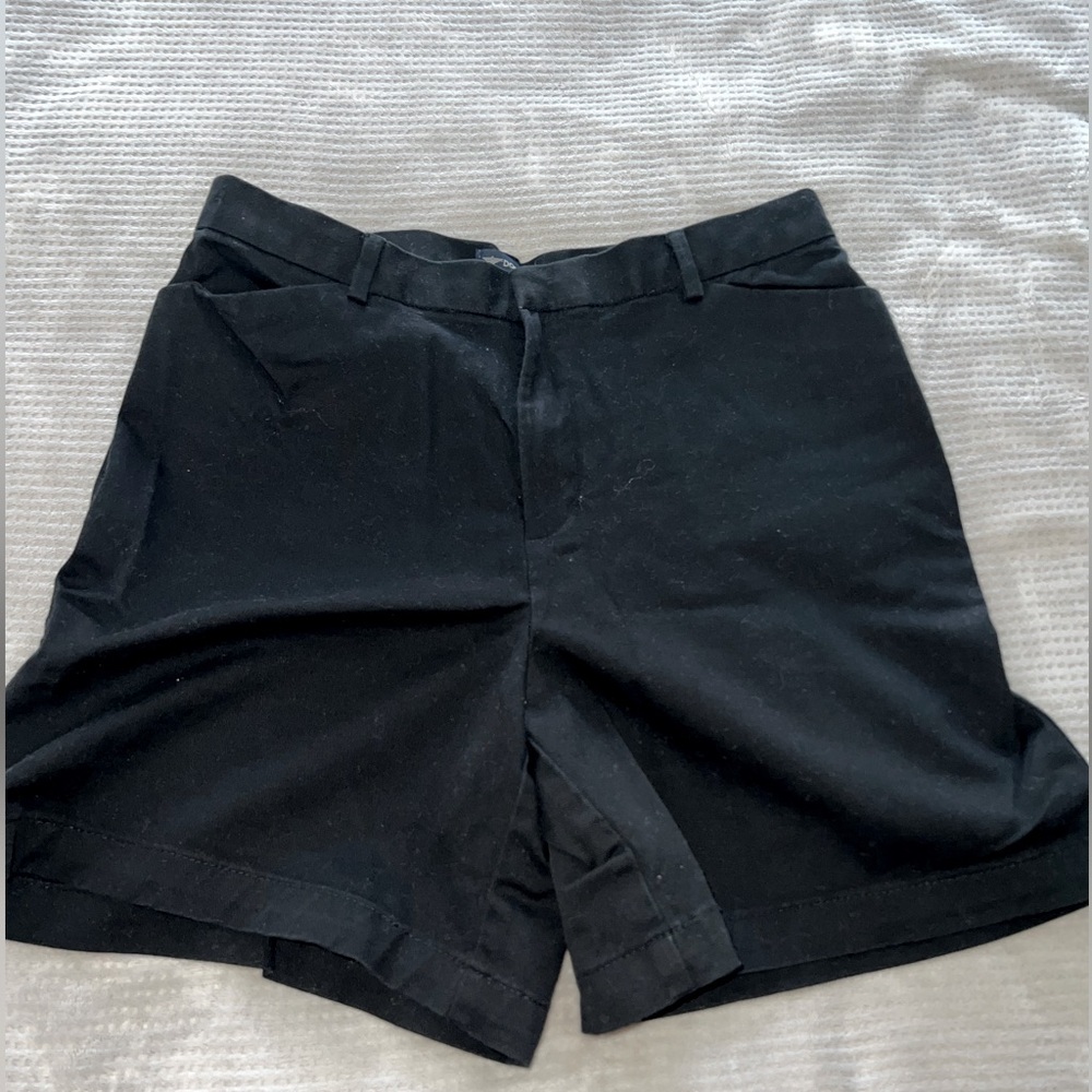 *Women’s Docker shorts size 10